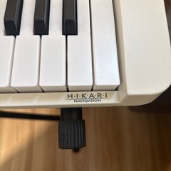 カシオ　キーボード　　光ナビゲーション　スタンド付けますの画像