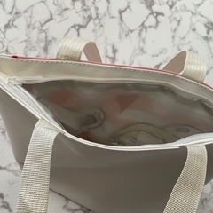 ラブブ トートバッグの画像