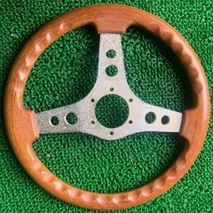 obaウッドステアリングの画像