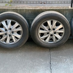 日産セレナC27タイヤ付ホイールの画像