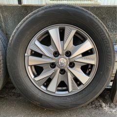 日産セレナC27タイヤ付ホイールの画像