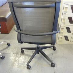 T-039 リサイクル美品 AICO オフィスチェア M-1075 フルメッシュ仕様の画像