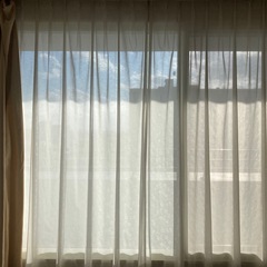 美品！厚みのあるしっかりしたカーテンとレースカーテンの画像