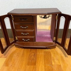 ジュエリーケース　アンティーク調の画像