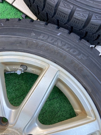軽四自動車用 アルミ付きスタッドレスタイヤ 155/65R14 4本 DUNLOP WINTER MAXX 本日30日お渡し可能です。