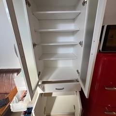 食器棚の画像