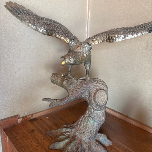 高級岩鷹置物金属工芸鉄製鷹の彫刻美術品オブジェ (ともりん3) 佐土原