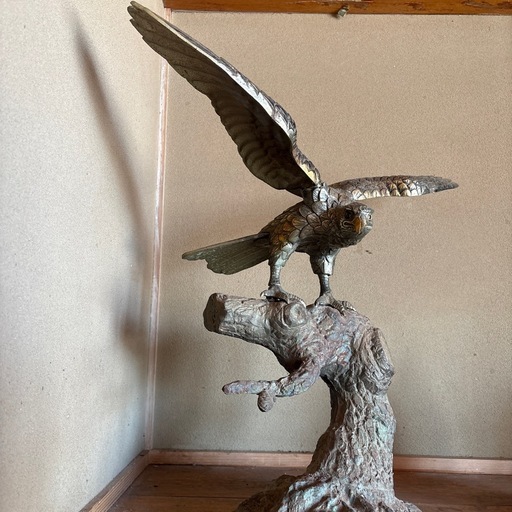 高級岩鷹置物金属工芸鉄製鷹の彫刻美術品オブジェ (ともりん3) 佐土原