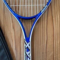 硬式ラケットの画像