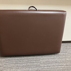 折りたたみマッサージベッドの画像