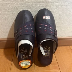 NEUSHI サンダル Sの画像