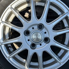 スタッドレスタイヤの画像