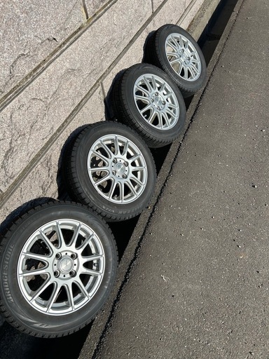 【取引中】
スタッドレスタイヤ