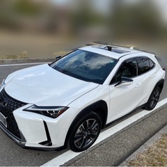 令和3年式 レクサスux250h バージョンc サンルーフ付の画像