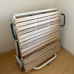 【折りたたみベッドフレーム】木製スノコタイプの画像