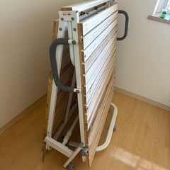 【折りたたみベッドフレーム】木製スノコタイプの画像