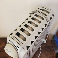 DeLonghi デロンギ /オイルヒーター /D091549EFS/ドラゴン3 近場配達　可の画像
