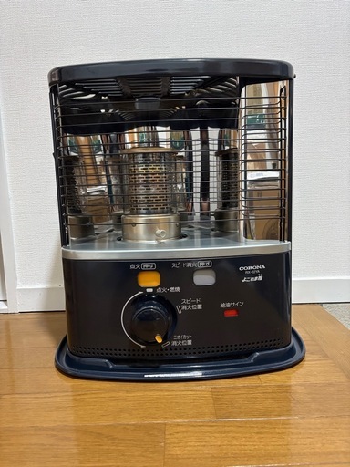 CORONA 石油ストーブとポリタンク