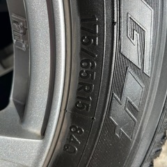 スタッドレスタイヤホイールの画像