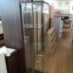 ★リユースのサカイつくば店★TK7490  ガラスコレクションケース クリア H162×D37×W43 クリーニング済みの画像