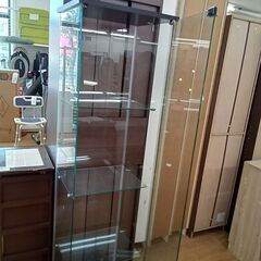 ★リユースのサカイつくば店★TK7490  ガラスコレクションケース クリア H162×D37×W43 クリーニング済みの画像