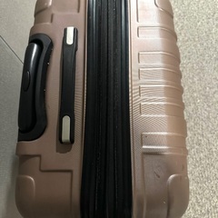 スーツケースMサイズ相当一個(TSAロック鍵なし)の画像
