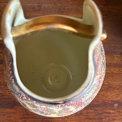 薩摩焼の金襴手（きんらんで）の花瓶の画像