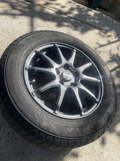 215/60r16 　SUV用スタッドレス　TOYOトランパスtx