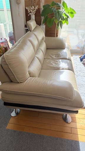 NITORI ショップ ロゾシリーズ本革 3人掛けソファ、ヘッドレスト付き