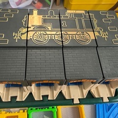 ☆説明必読のトーマス車庫とレールのセットの続きですの画像