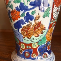 有田焼（伊万里焼）飾り壺 色絵 花紋 高級陶器の画像