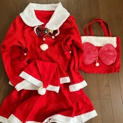 クリスマスツリー、オブジェ、洋服セットの画像