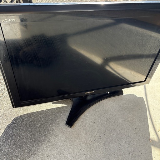 32型テレビ (しなちゃん) 高知のテレビ《液晶テレビ》の中古あげます