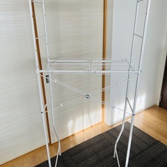 😊伸縮性ランドリーラック😊お引き取りの早い方優先とさせて頂きます😊の画像