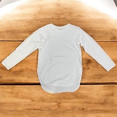 UNIQLO コットンロングシャツテールT（長袖） S 白　Tシャツの画像
