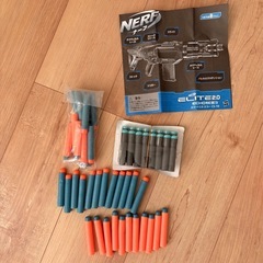 【お話中】ナーフの銃3つまとめて(水鉄砲はご希望で差し上げます)の画像