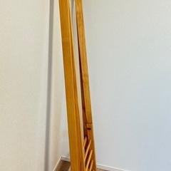 【直接引き取り希望】木製折りたたみハンガーラック／衣紋掛け ナチュラルの画像