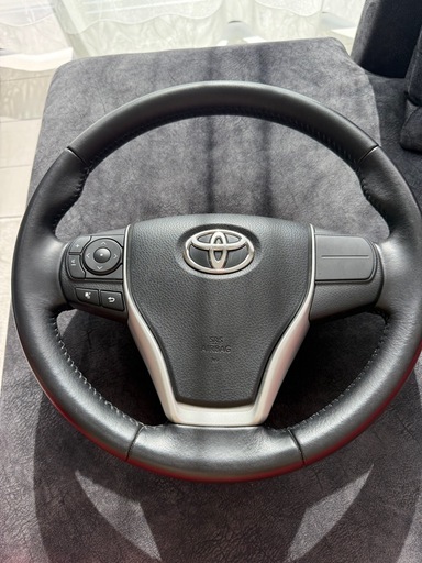 80ヴォクシー純正ステアリング
