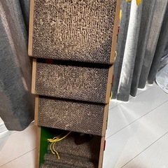 猫の爪とぎ　クリスマスツリー型の画像