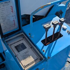 ローンは毎月11,700円～　いすゞ　エルフトラック　高所作業車 8,777km実走行！ AT-120TG オートマ 準中型☆作業半径11ｍ 地上高12m 積載荷重200kg 3人乗り ETC ☆フロントドライブレコーダー ☆１００Ｖ電源引き込み可能の画像