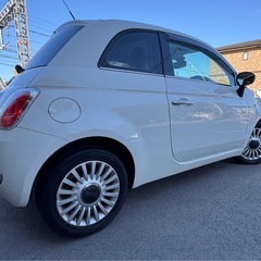 FIAT 500のホワイトハッチバック　車検R8年9月　値引きOK！！　乗って帰れます✨の画像