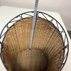 ラタン調バスケット　直径約30cm×高さ約30cm　店舗ディスプレイ・マルシェ・バケット入れにの画像