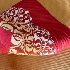 厚みのある座布団1枚400円　5枚ありますの画像