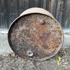 半切れドラム缶の画像