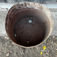 半切れドラム缶の画像