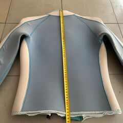 タッパー 水色と白 フロントジッパーの画像