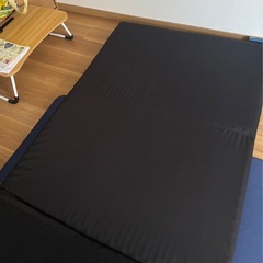 【新品同様】シングル　三つ折りマットレスの画像