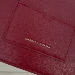 charles&keith ショルダーバッグの画像