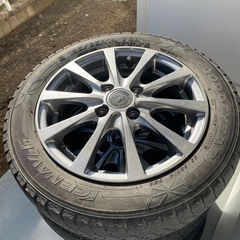 スタッドレスタイヤホイール付き４本の画像
