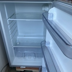 2ドア冷蔵庫の画像